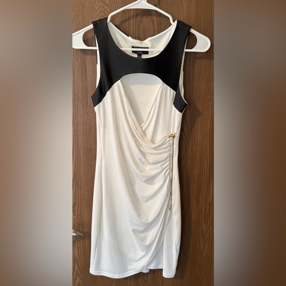Guess White/Black Sleeveless Dress